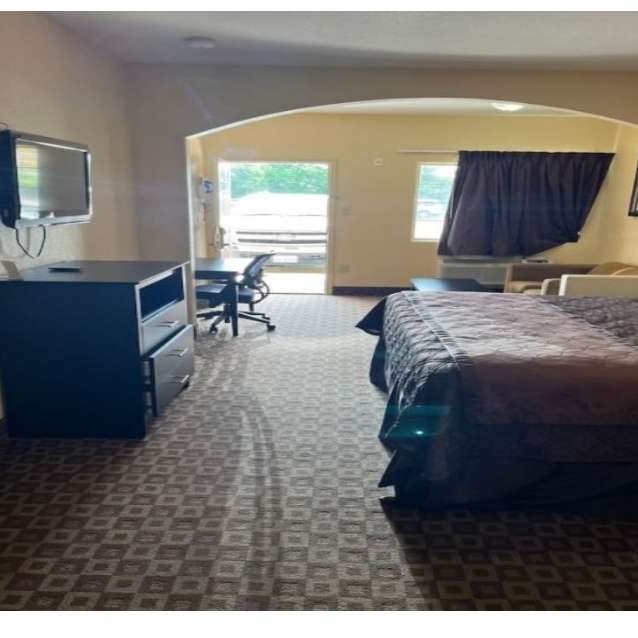 Deluxe Inn & Suites