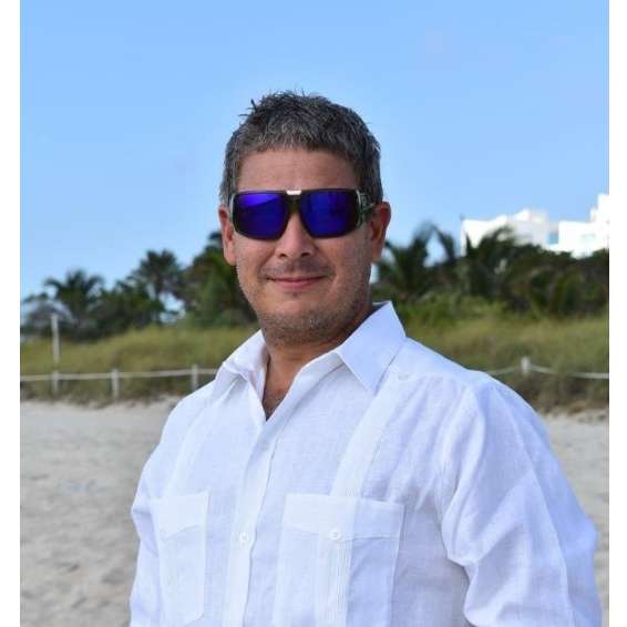 D'Accord Shirts & Guayaberas Inc.